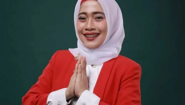 Bagaimana Tia Rahmania Menjaga Keseimbangan Antara Karier Dan Keluarga