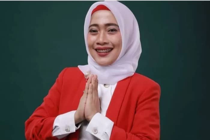 Bagaimana Tia Rahmania Menjaga Keseimbangan Antara Karier Dan Keluarga