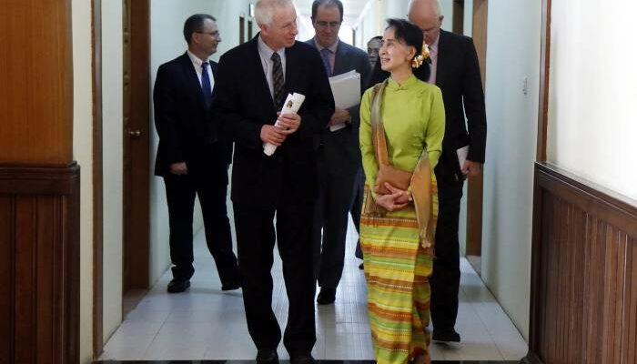 Aung San Suu Kyi Dan Hubungannya Dengan Militer Myanmar