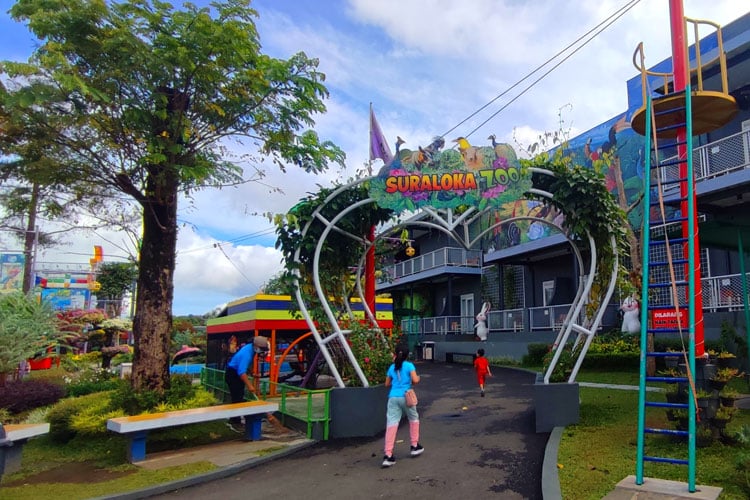 Riyadi spot prambanan wisata candi jogja tempat yogyakarta menikmati masuk tiket kota keindahan