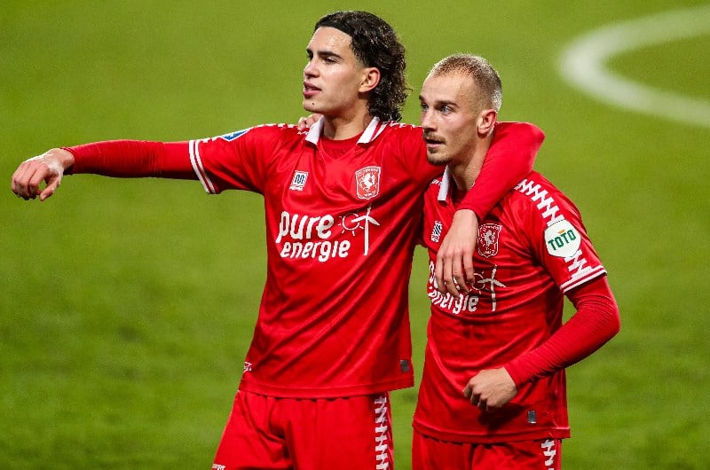 RKC Waalwijk Vs Twente: Mees Hilgers Nyaris Bikin Gol, Laga