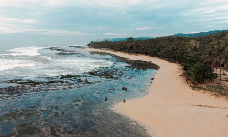 Karapyak pantai pangandaran destinasi kece antimainstream diambil