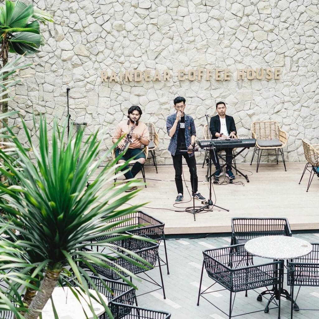 Cafe Live Music Terdekat 2024